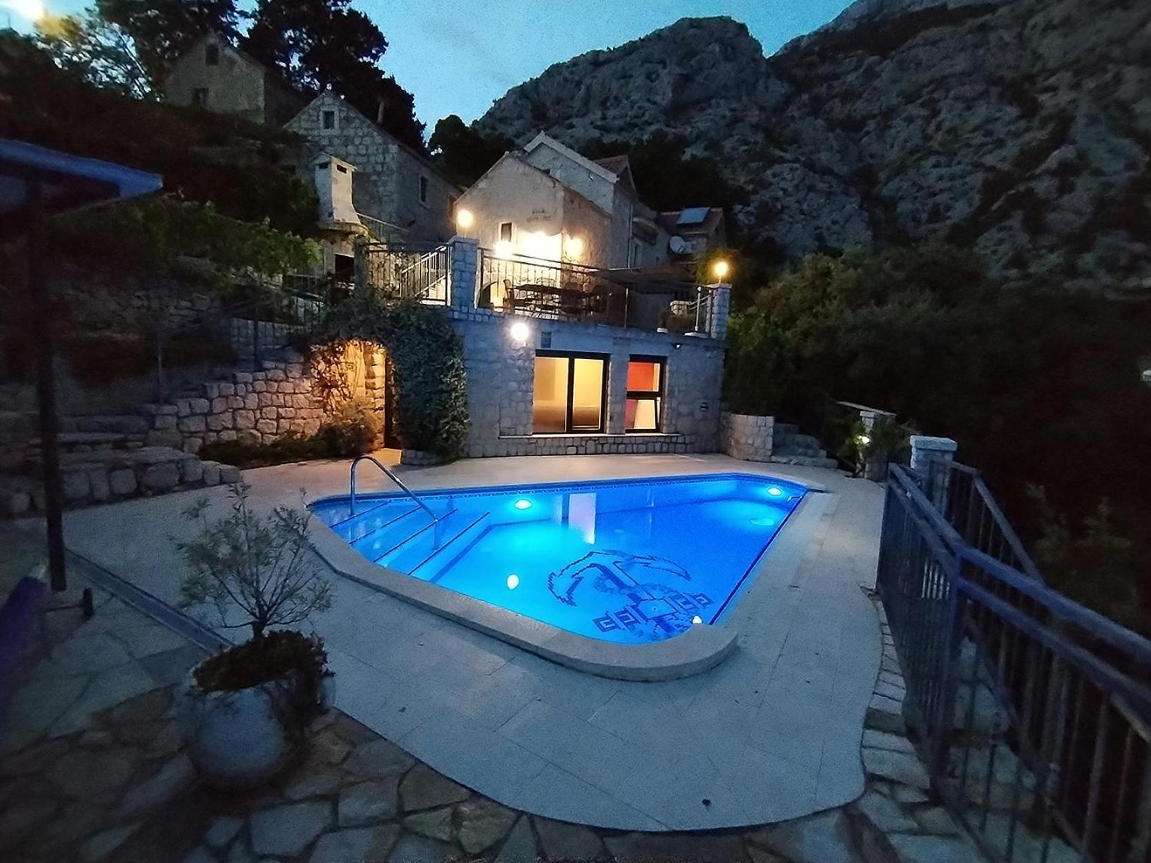 Bepo I Ivo Villa Makarska